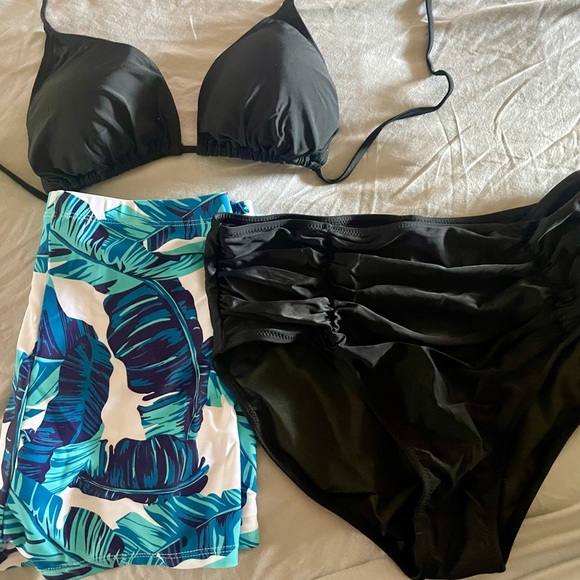 Other - NWOT- Black Triangle Bikini Top Ruched Bottoms & Hawaiian Floral Boy Shorts⭐️☀️